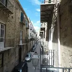 San Basilio شقة
